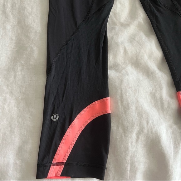 Lululemon Run Inspire Crop with Luxtreme mesh - Picture 7 of 7